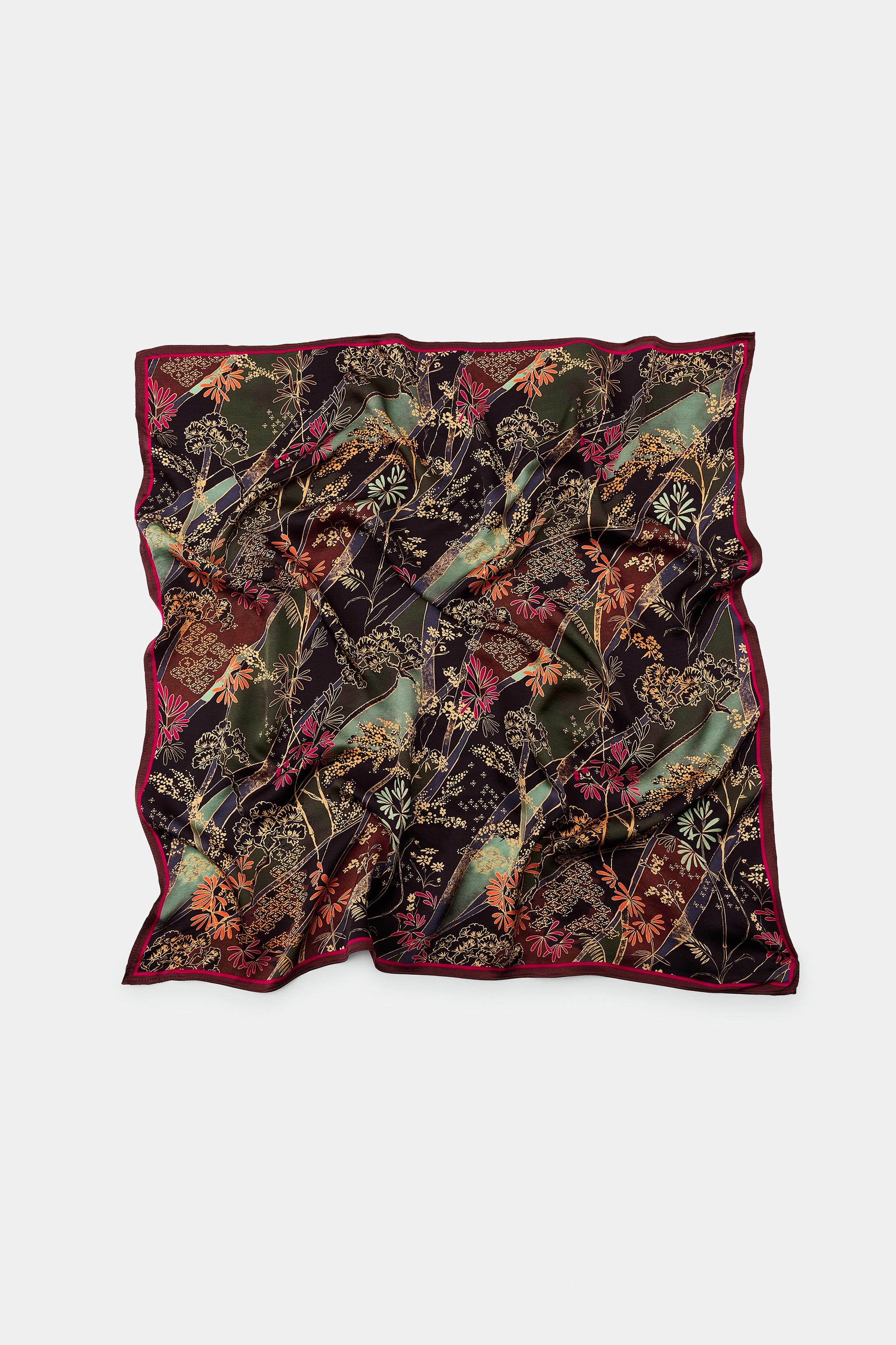 FOULARD EN VISCOSE À IMPRIMÉ FLEURI